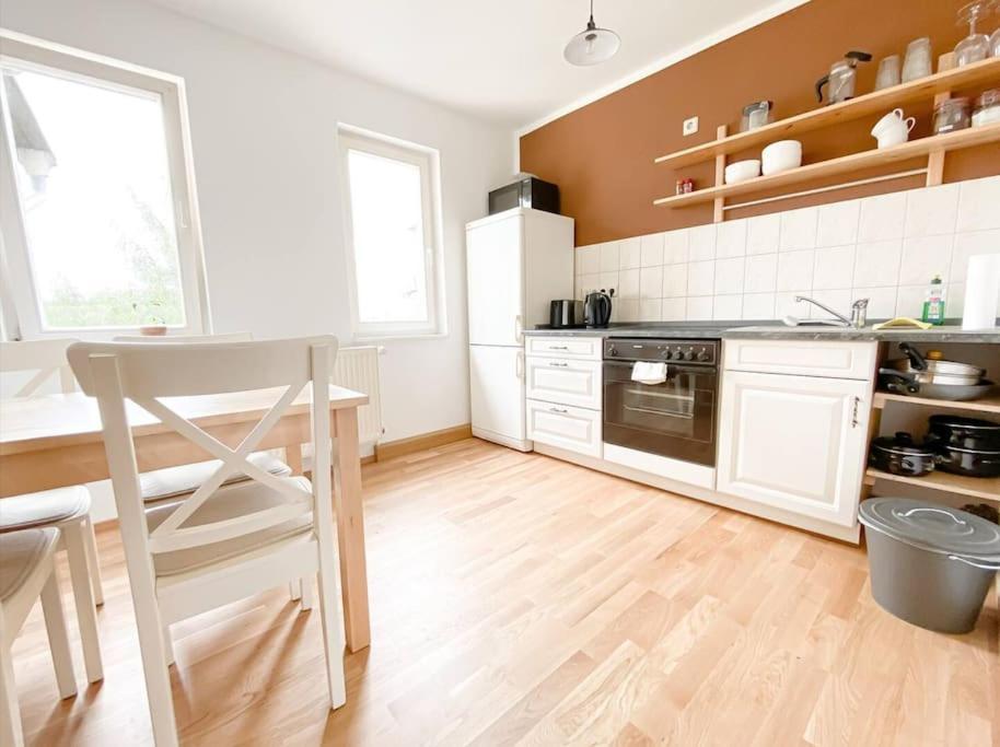 Schoene Ferienwohnung Mit Blick Ueber Stadtwald Λειψία Εξωτερικό φωτογραφία