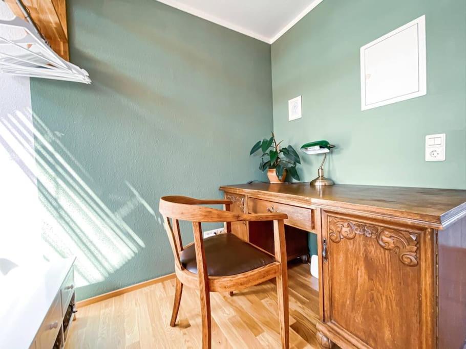 Schoene Ferienwohnung Mit Blick Ueber Stadtwald Λειψία Εξωτερικό φωτογραφία