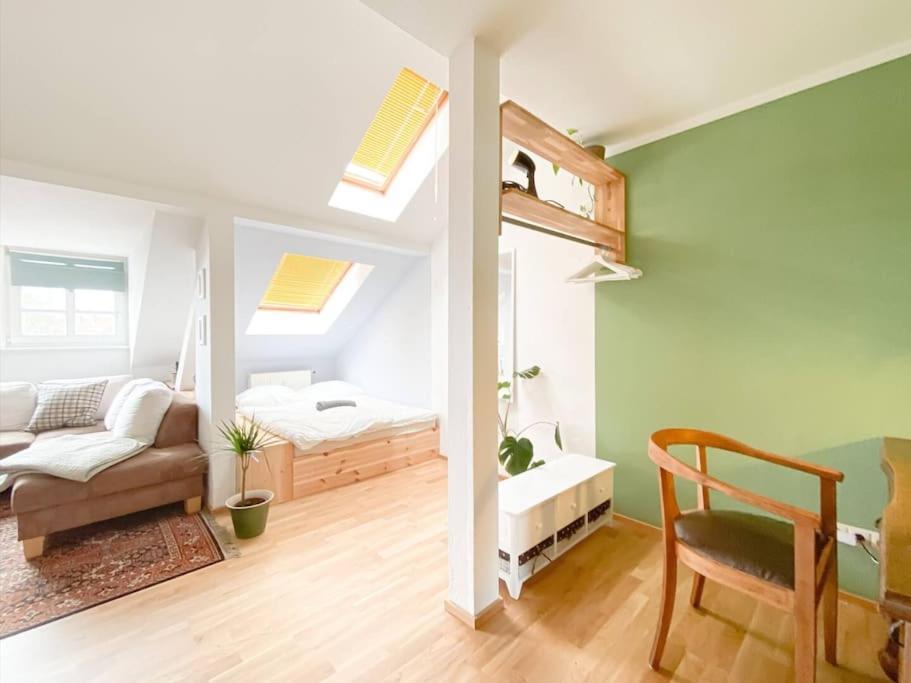 Schoene Ferienwohnung Mit Blick Ueber Stadtwald Λειψία Εξωτερικό φωτογραφία